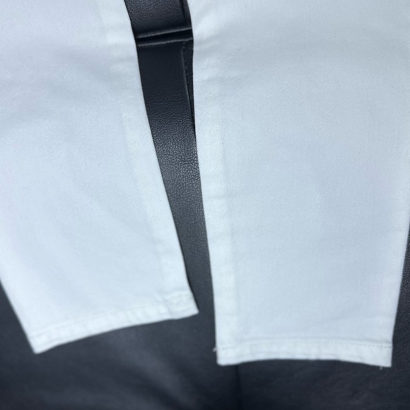 ๐
ฝ๐
ด๐ Armani Exchange skinny biker distressed white jeans, size 27 - Picture 16 of 17